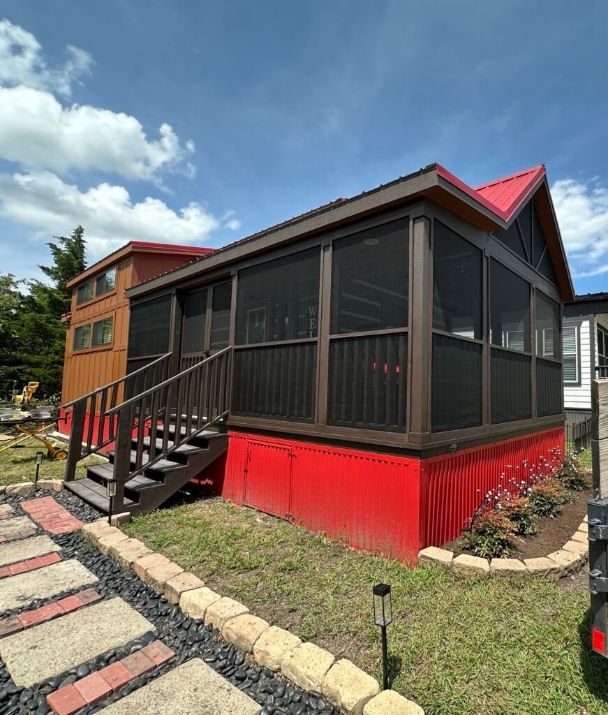 Screen porch